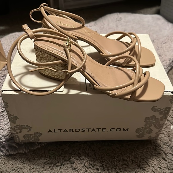 Altar'd State Shoes - Altardstate never worn, ankle wrap heel, size 8